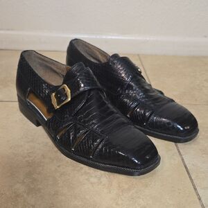 Stylish Black Crocodile Pattern Loafers